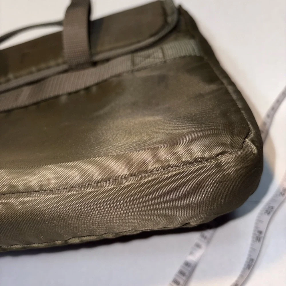 High Sierra Army Green Laptop or Messenger Bag pockets